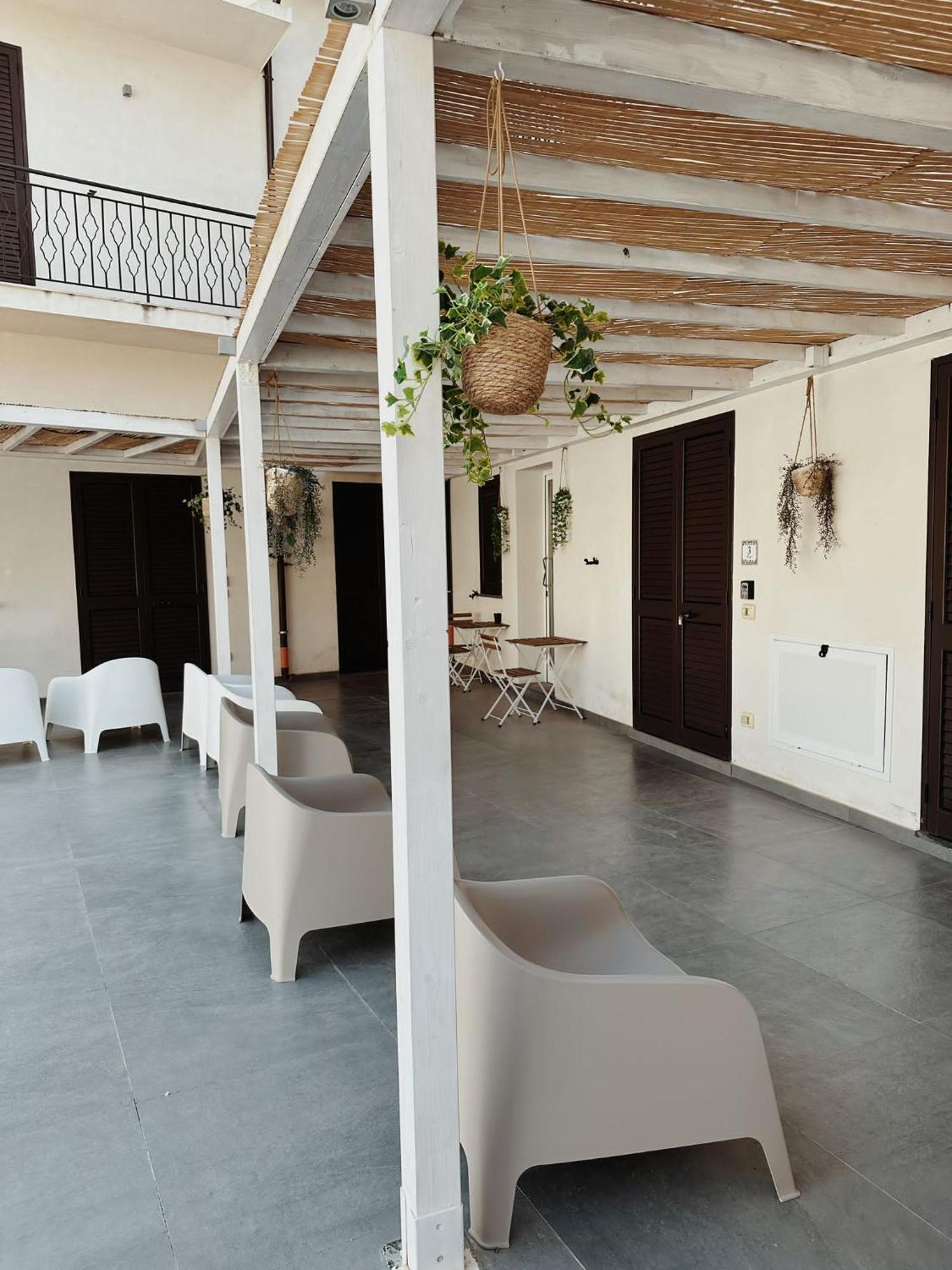 Le Casuzze Di Aparthotel *